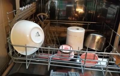 what should you not wash in the dishwasher