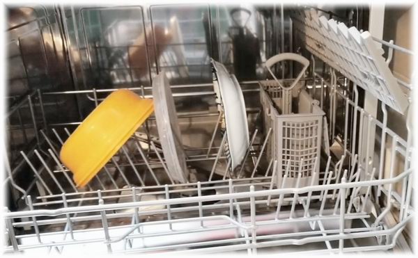 dishwasher vs hand washing water usage